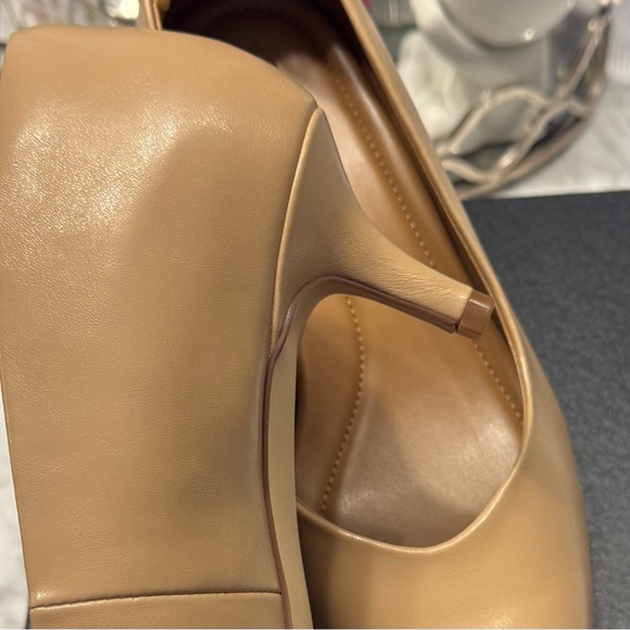 NWT Beige/Tan Kitten Heel Pumps - Picture 2 of 4